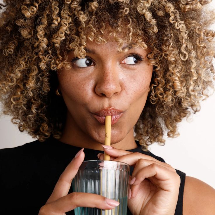 Natural bamboo straws designed for events, cafés, bars, parties & everyday eco-friendly use.